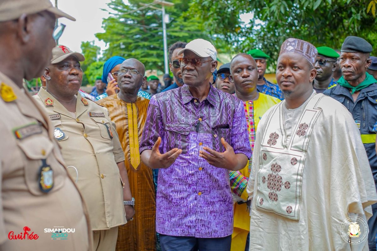 Boké : Moussa Moïse Sylla visite les lieux de mémoire de la traite négrière et appelle à préserver le patrimoine